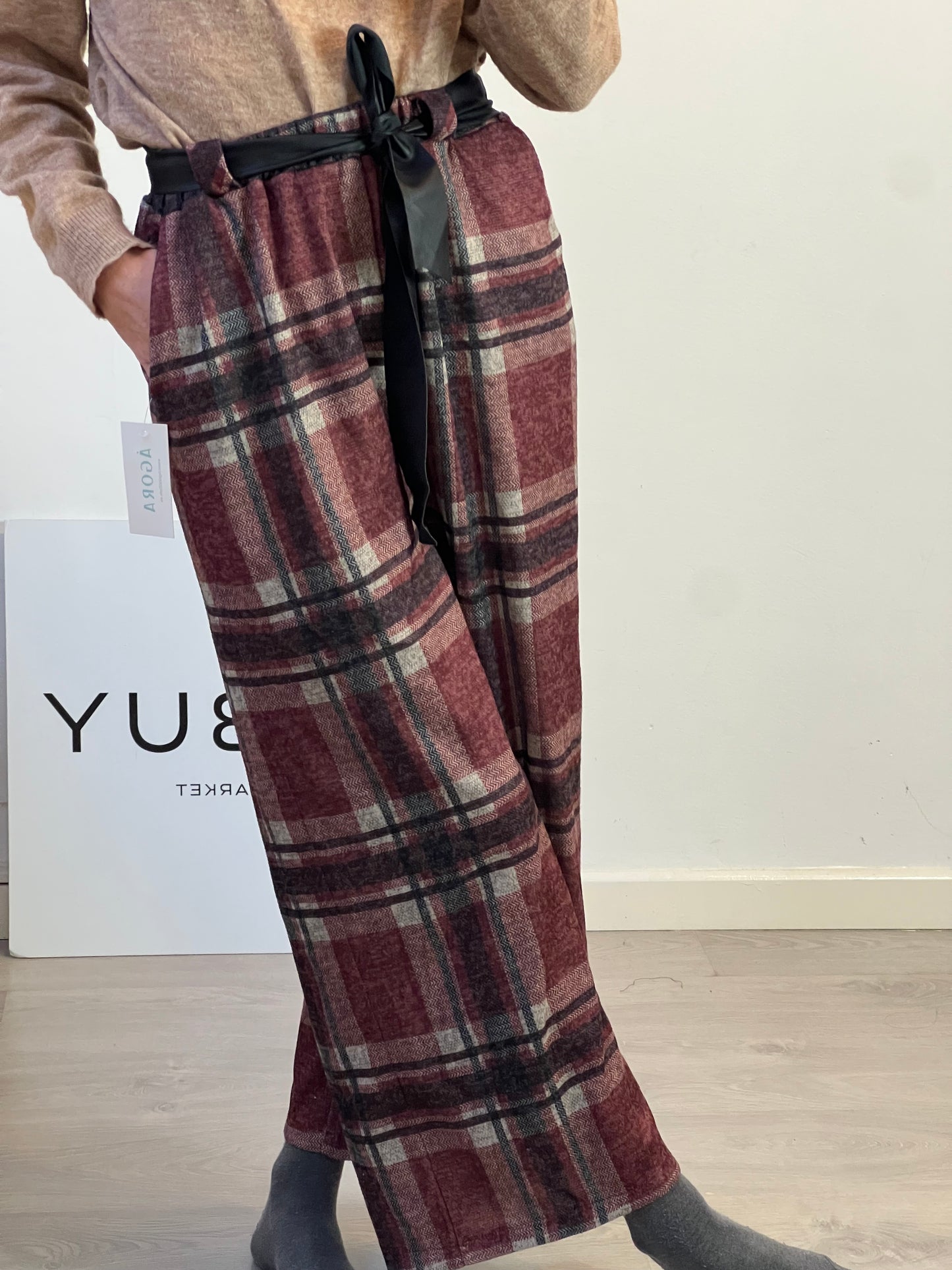 AGORA. Pantalón cuadro burdeos