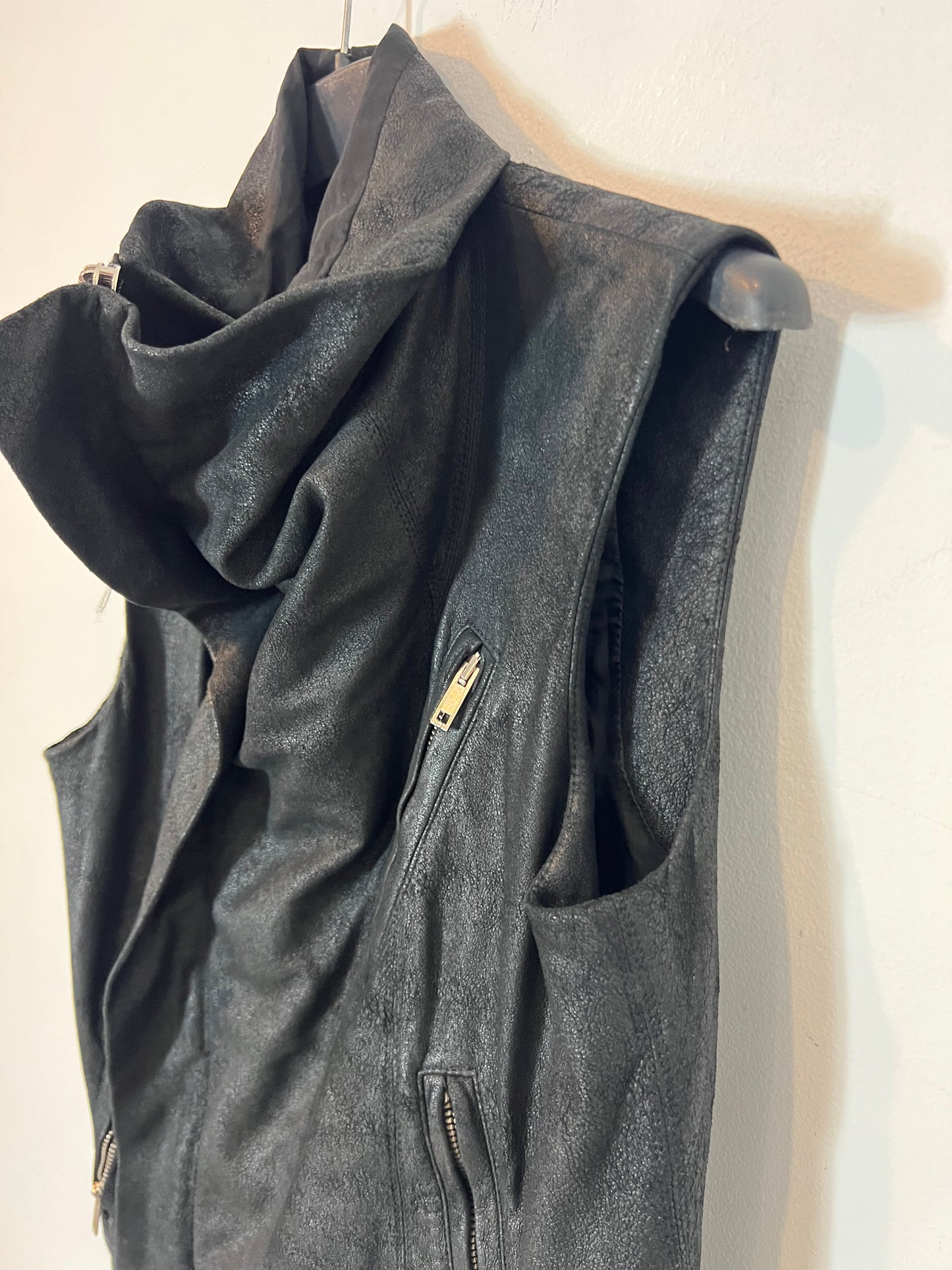 RICK OWENS.  Chaleco negro piel  T.36