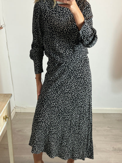 ZARA. Vestido  largo negro estampado. T XS-S