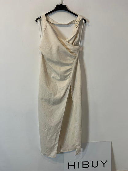 ZARA. Vestido largo color crudo abertura