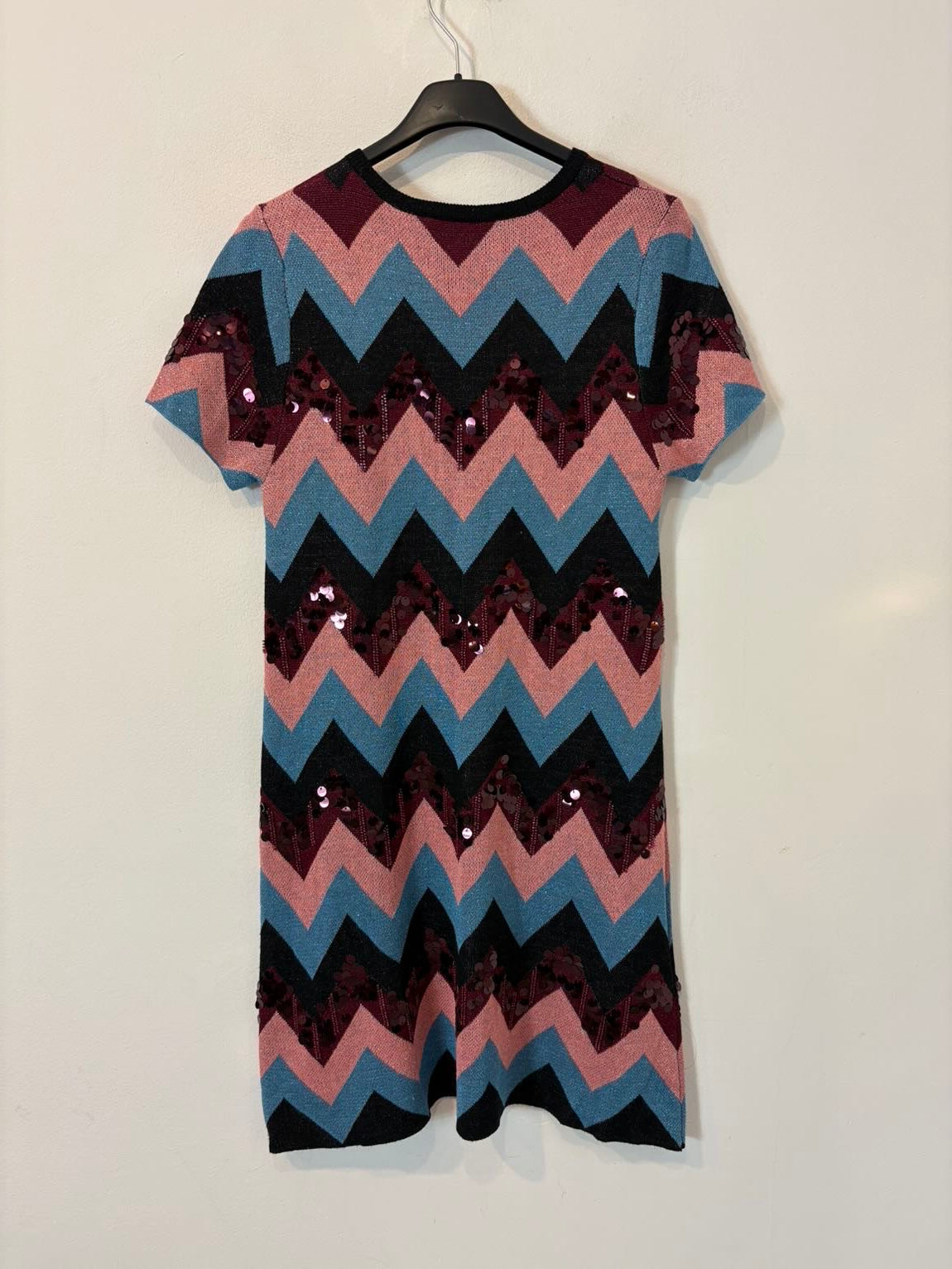 ZARA. Vestido corto zig zag lentejuelas