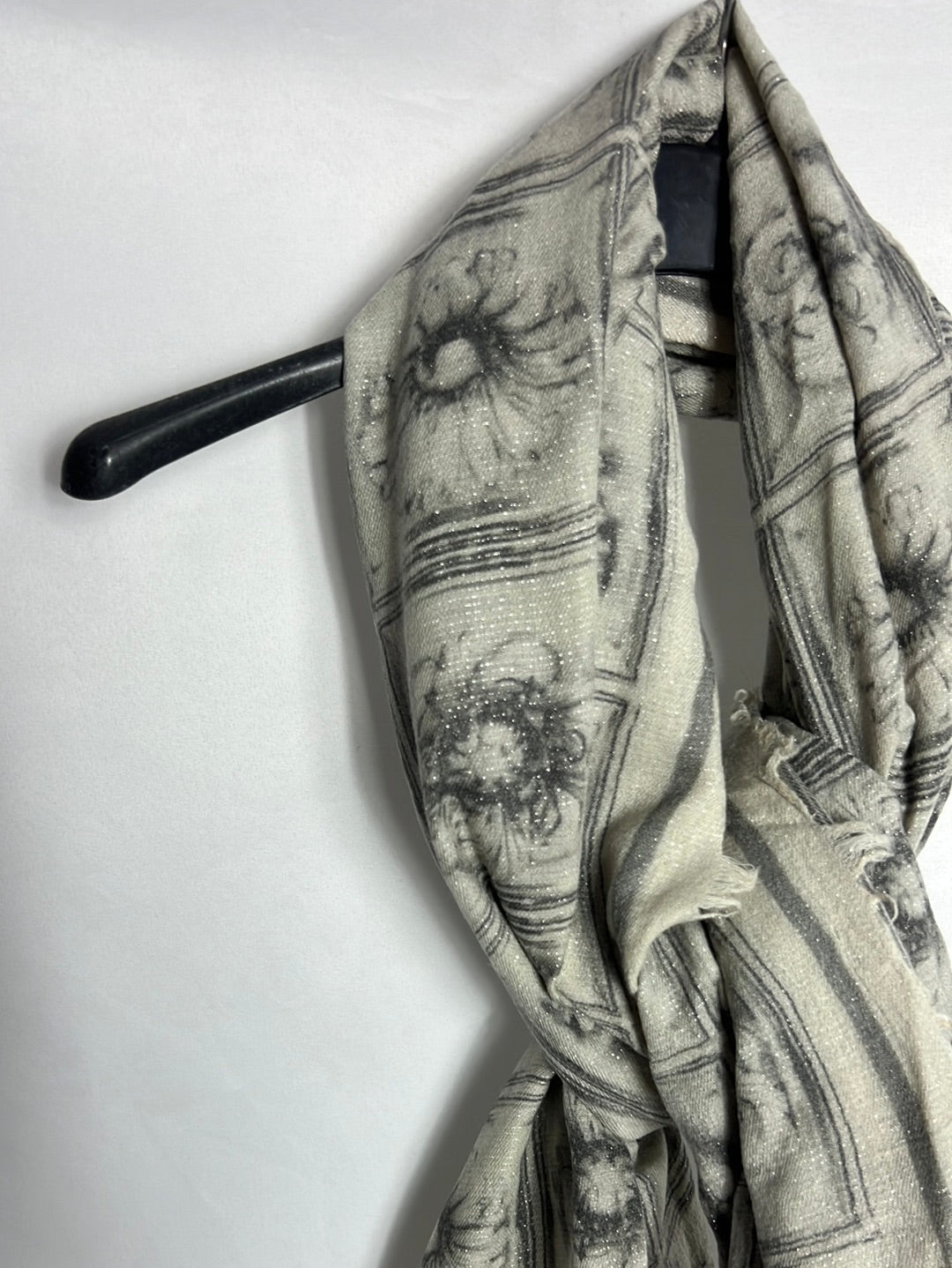 OTHER. Grey scarf with glitter thread designs