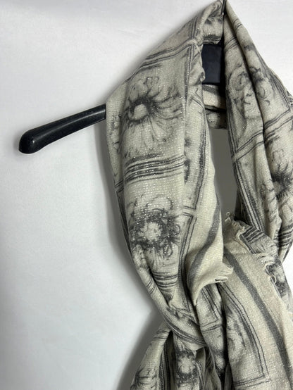 OTHER. Grey scarf with glitter thread designs