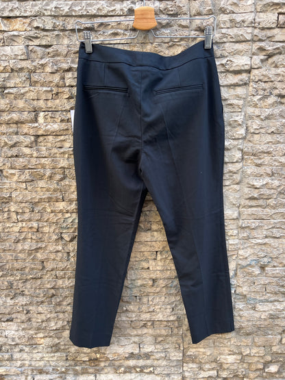 ZARA. Pantalón negro de vestir. T 36