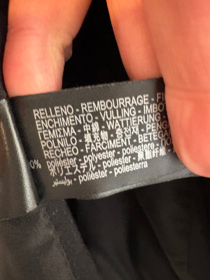 ZARA. Chaqueta negra acolchada neopreno