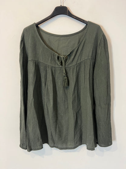 OTHER. Dark green textured blouse. TS/M