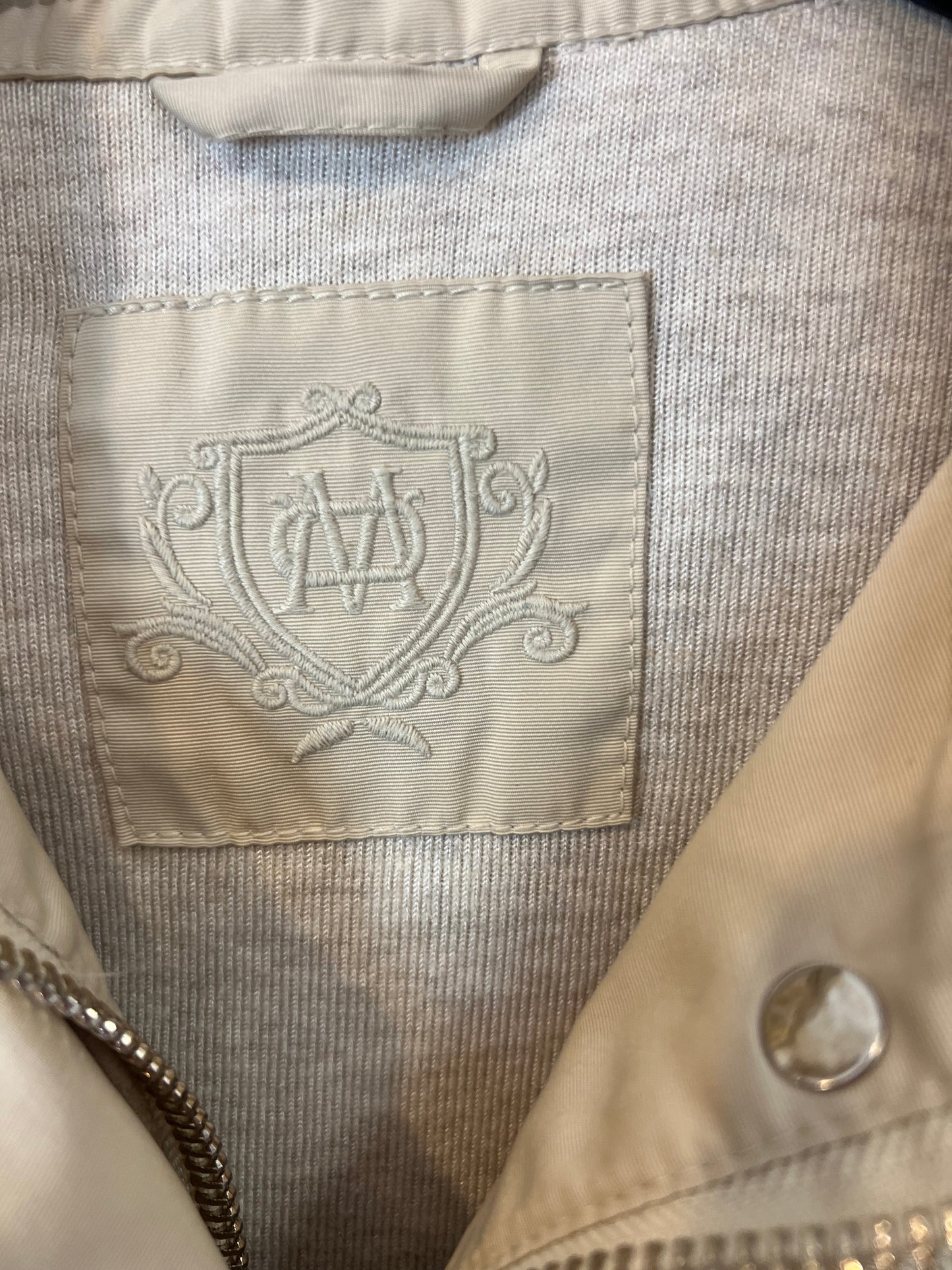 MASSIMO DUTTI. Lightweight beige windbreaker. TS