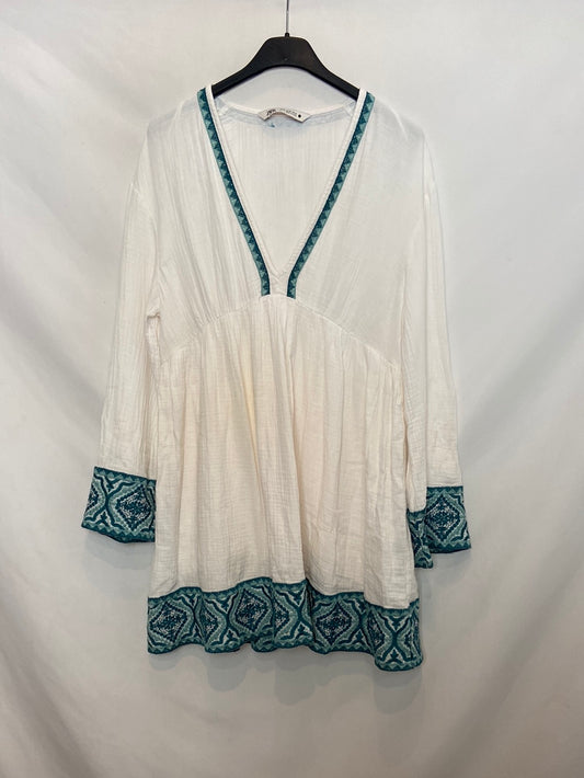 ZARA. Vestido blanco bordado T.XS