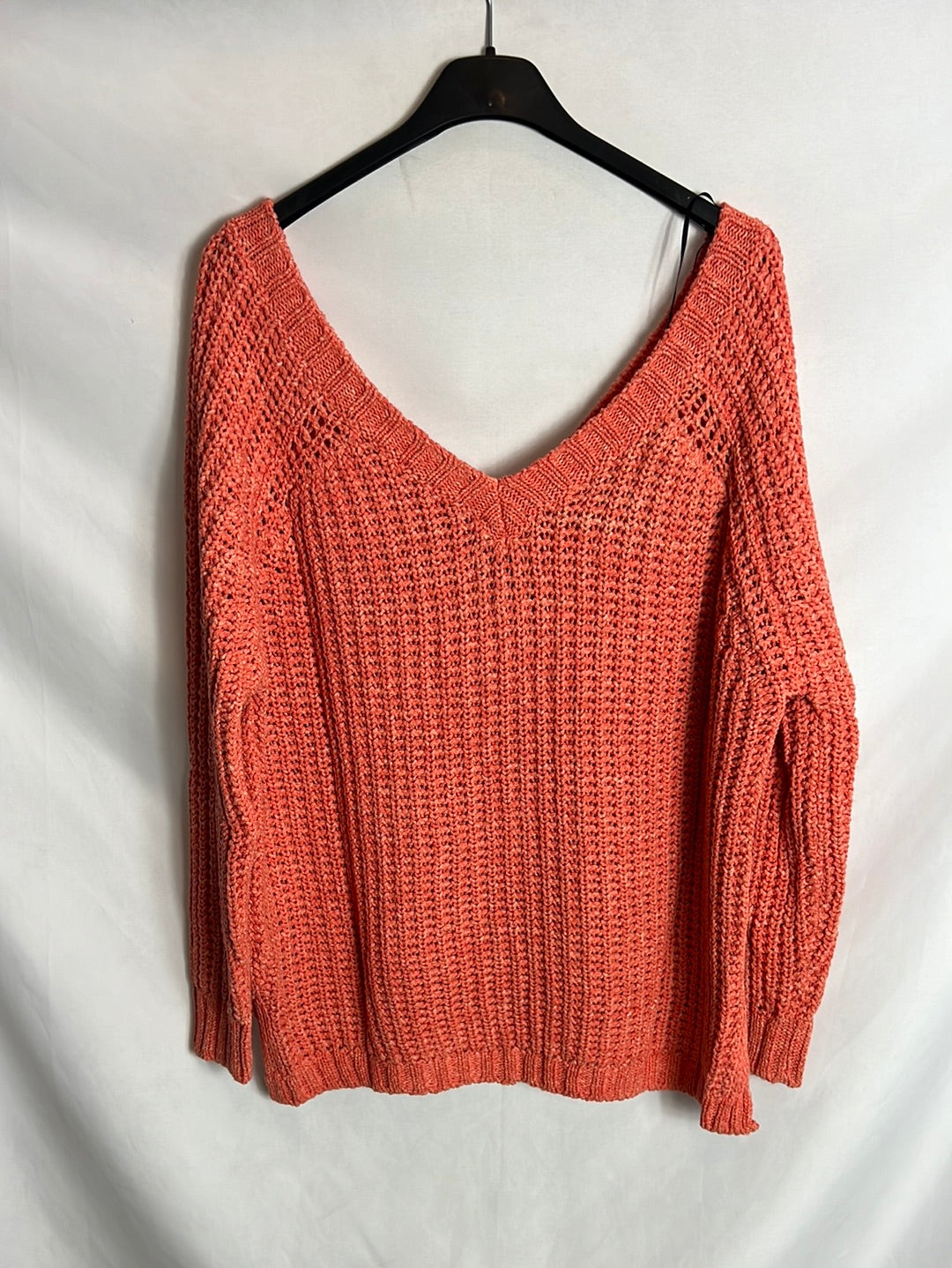 MASSIMO DUTTI. Jersey salmón jaspeado escote en pico. T S