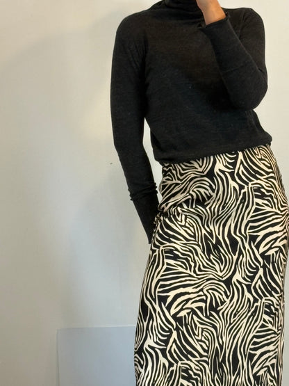 ZARA. Black stretch knit top. TL