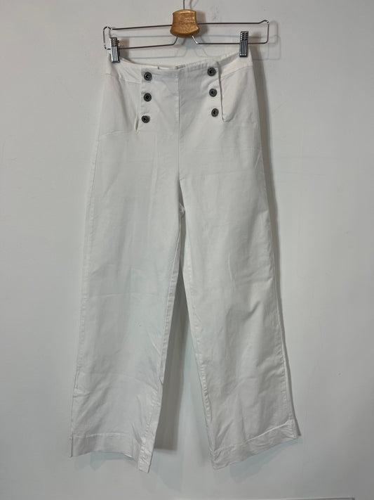 ZUA. White culottes with buttons Tm