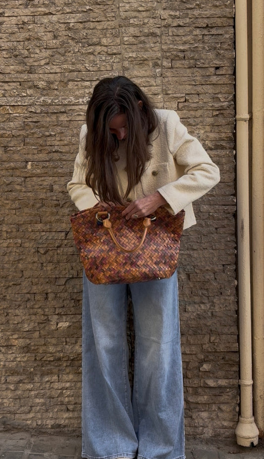 MIU MIU. Bolso trenzado piel