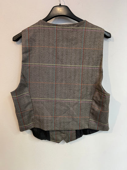 PEQUEÑA MOMA. Total look pantalón y chaleco cuadros. T S/M