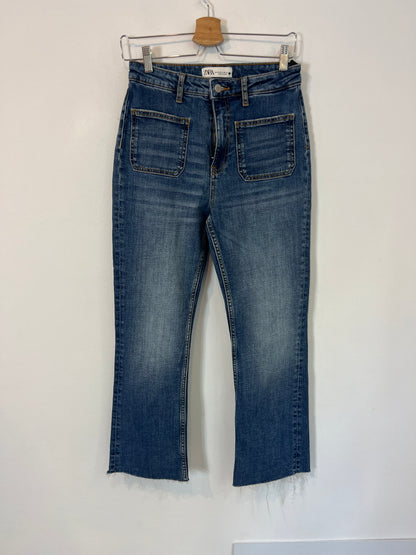ZARA. Denim cropped bolsillos. T 36