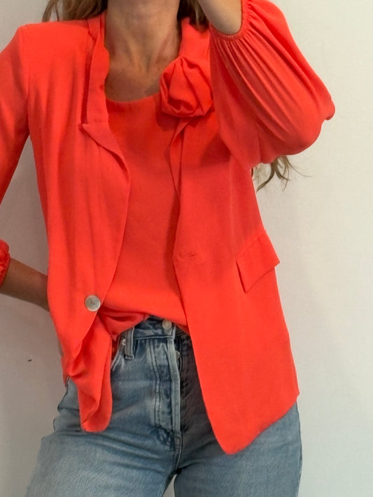 CONCHITA SAINZ. Conjunto Rojo fluido