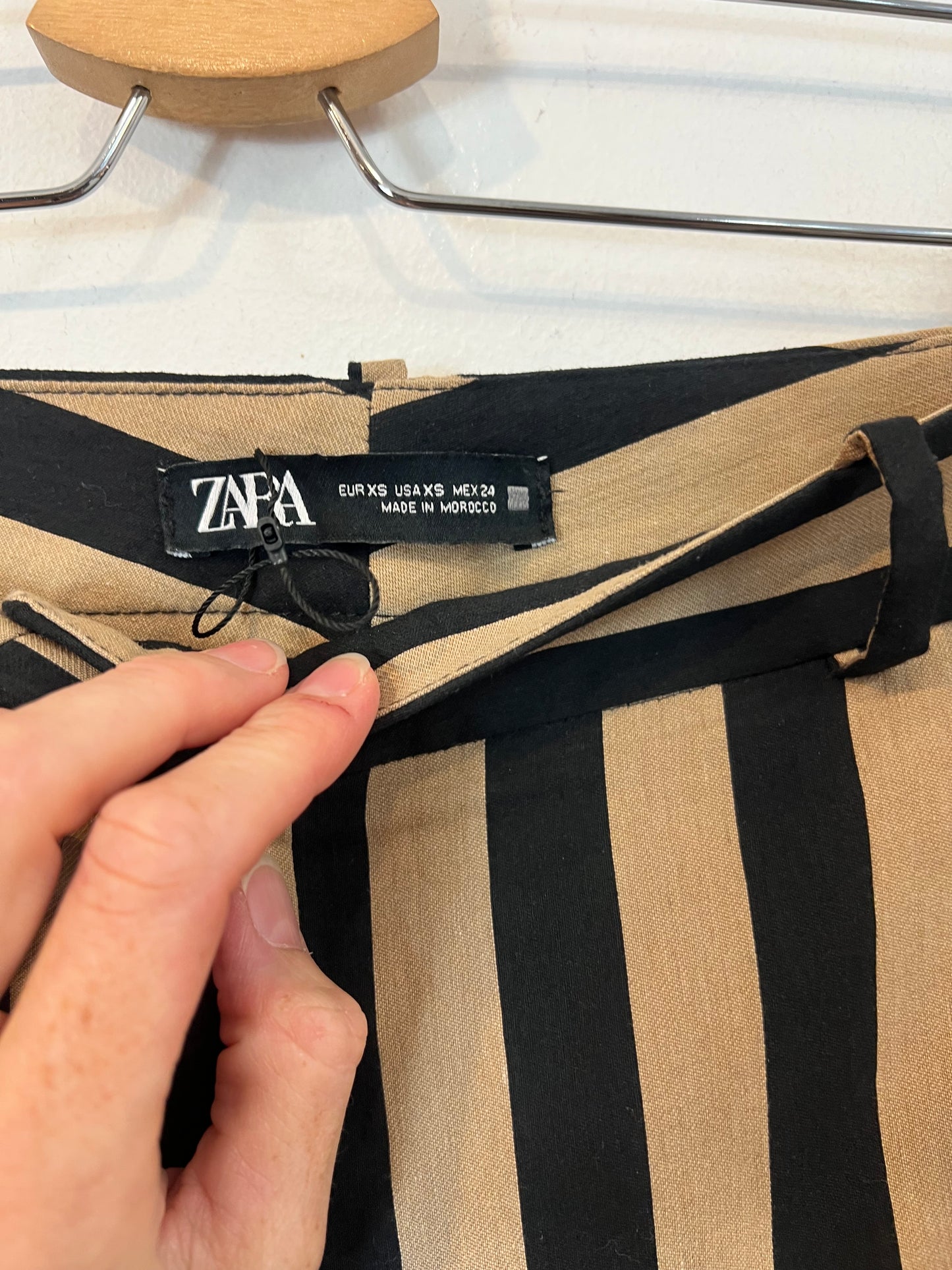 ZARA. Pantalón rayas con algodón