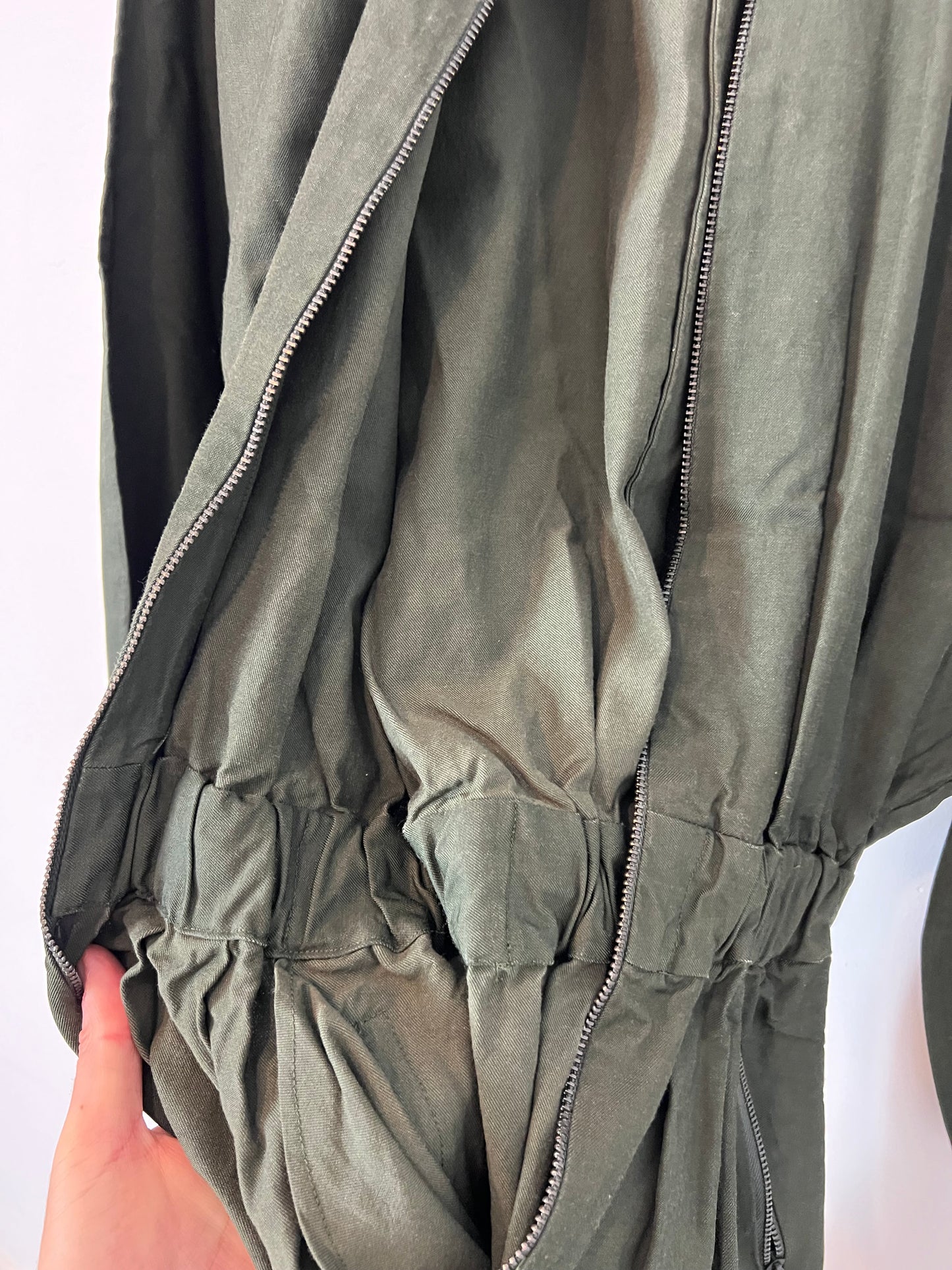 CORTANA. Mono verde militar T.36