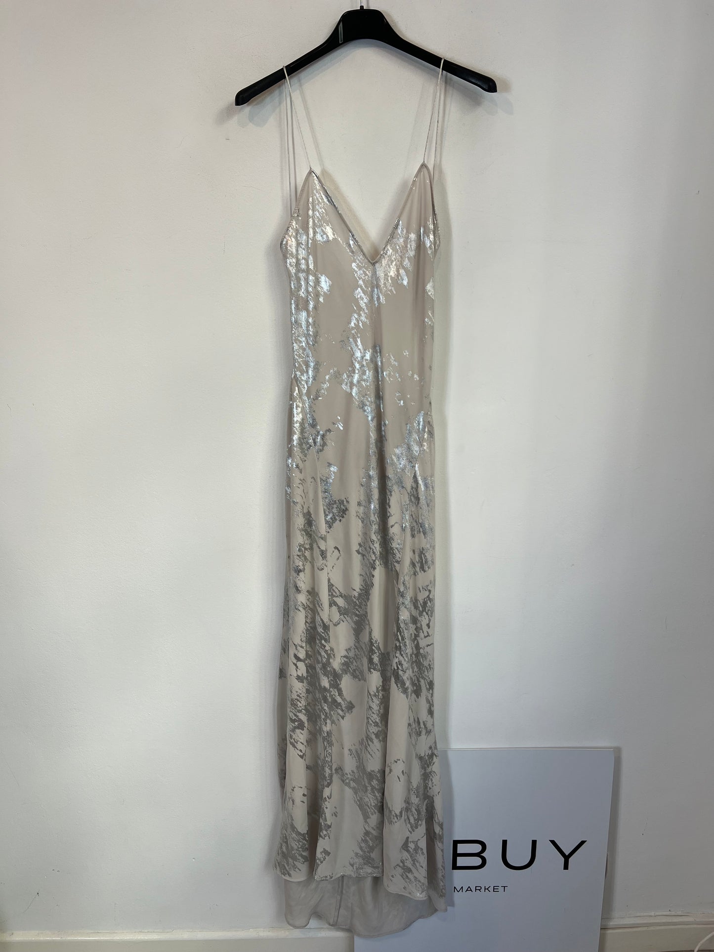 OTRAS. Vestido lencero plateado T.s