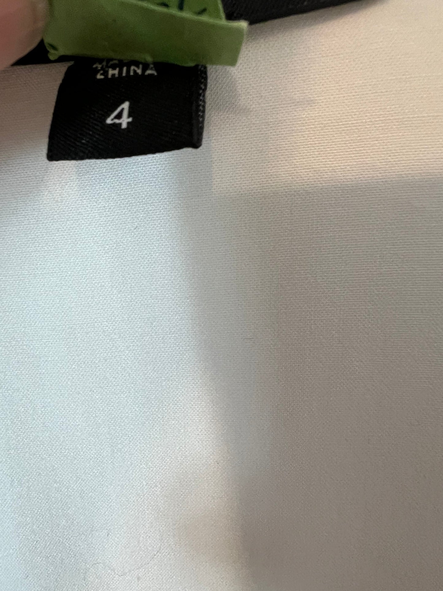 JAMES PERSE LOS ANGELES. Flowy white blouse with neckline. Size 4 (L)