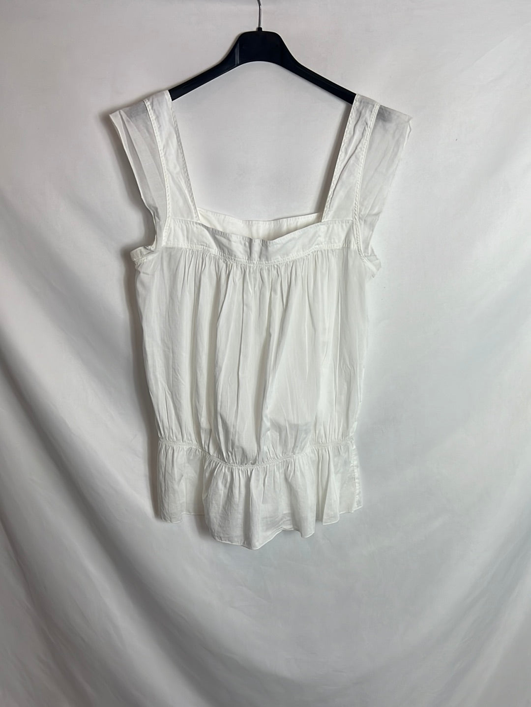 TOP. Top blanco fruncido. TM