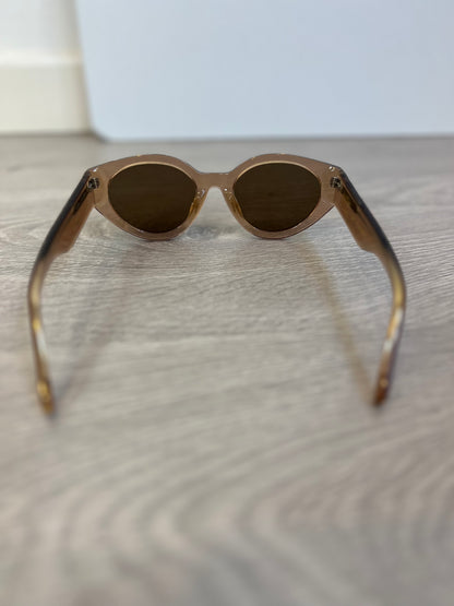 MILLER & MARC. Gafas de sol semitransparentes