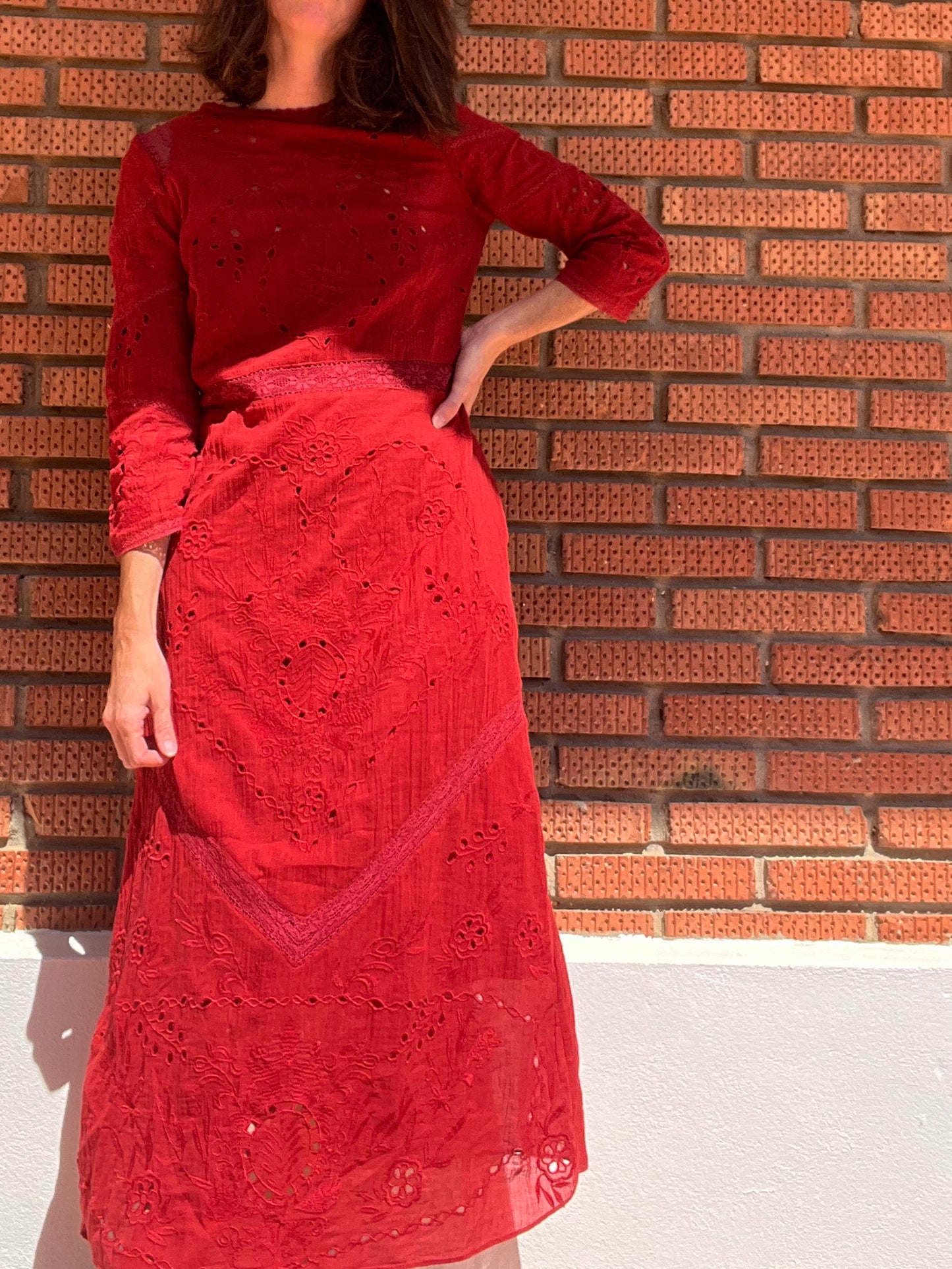 OTRAS. Vestido burdeos oscuro bordado  TU(S)