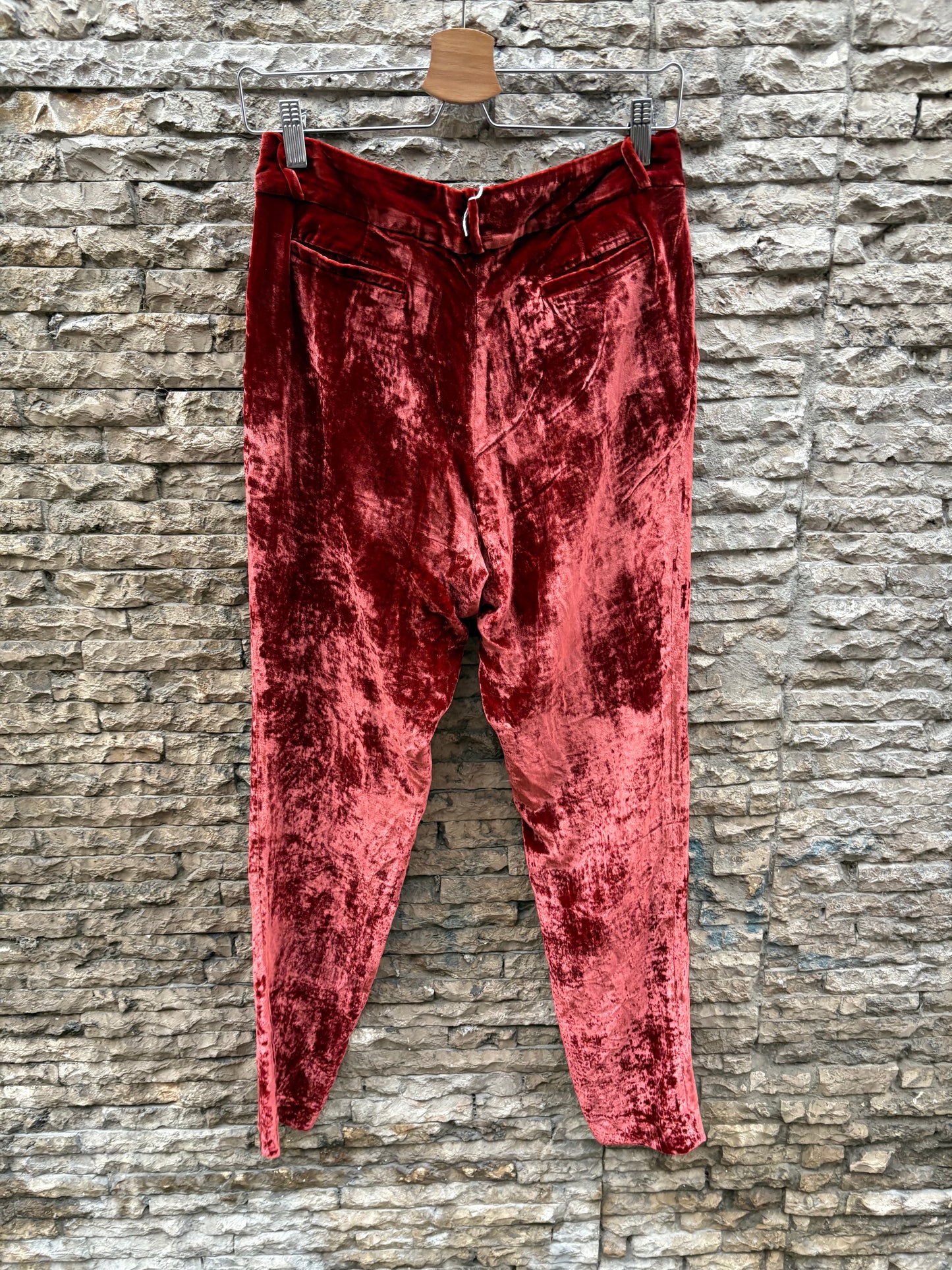 MASSCOB. Pantalón terciopelo pinzas