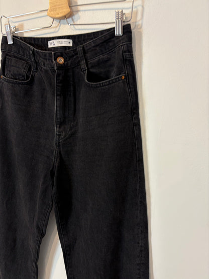 ZARA. Denim pata ancha