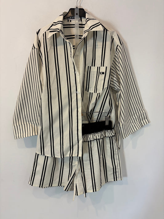 LAAGAM. Total look camisa y bermudas rayas. T 36
