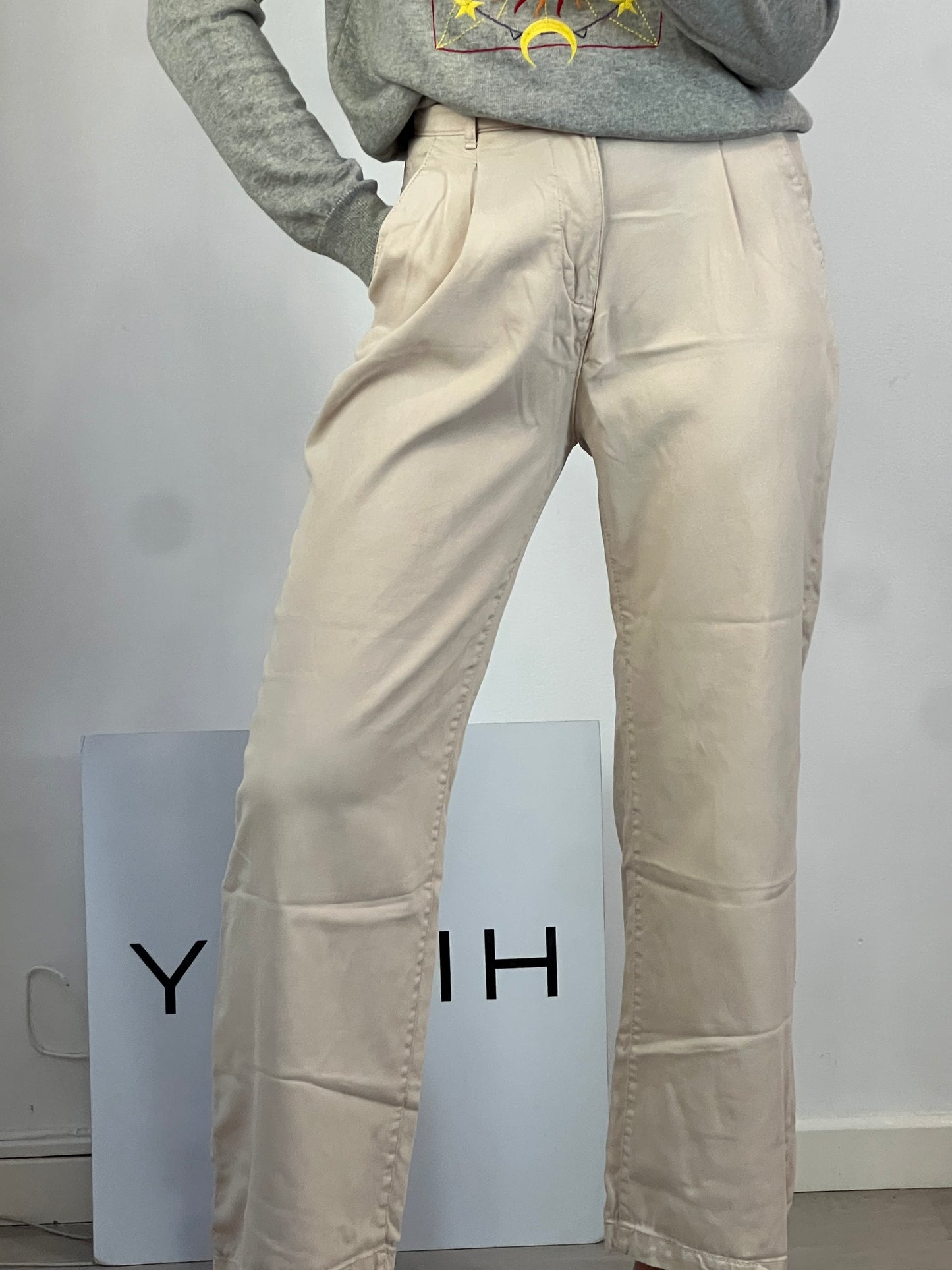 ZARA. Denim beige pinzas. T 36