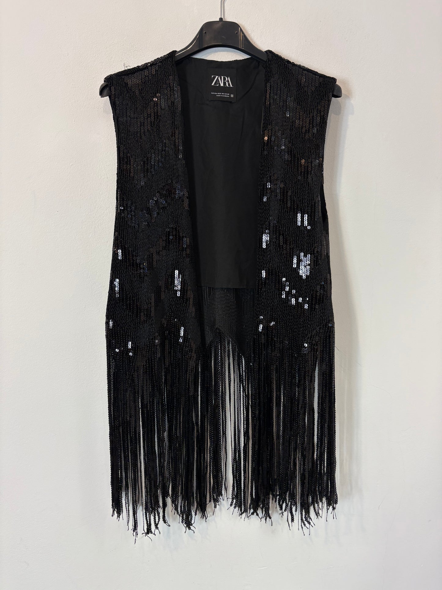 ZARA. Chaleco negro lentejuelas