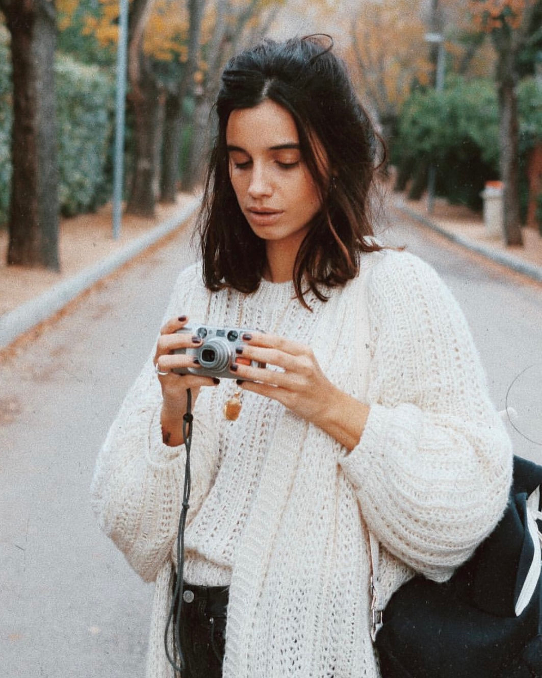 PULL&BEAR. Cárdigan beige troquelado T.s