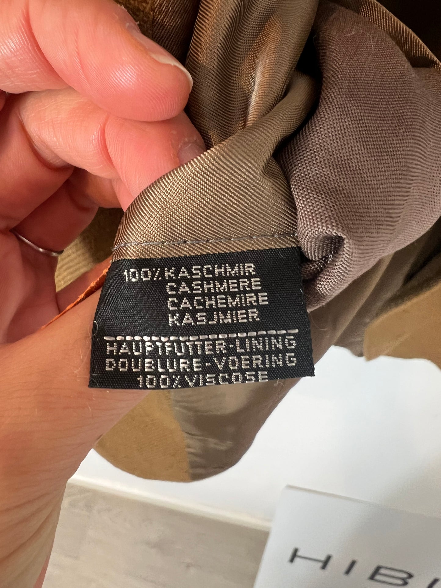 WINDSOR. Blazer cashmere camel detqlle cuello