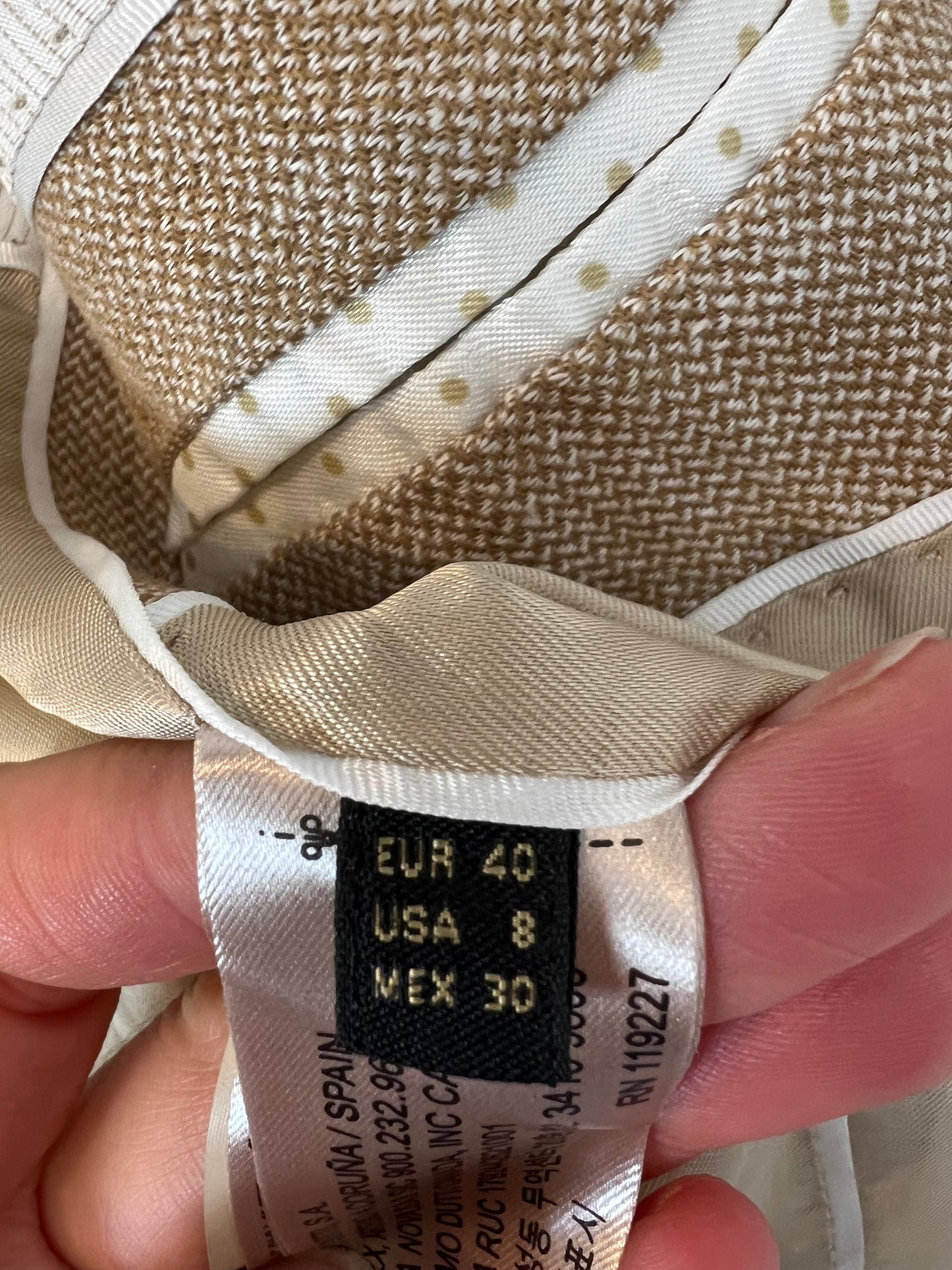 MASSIMO DUTTI. Blazer lino beige jaspeada. T 40