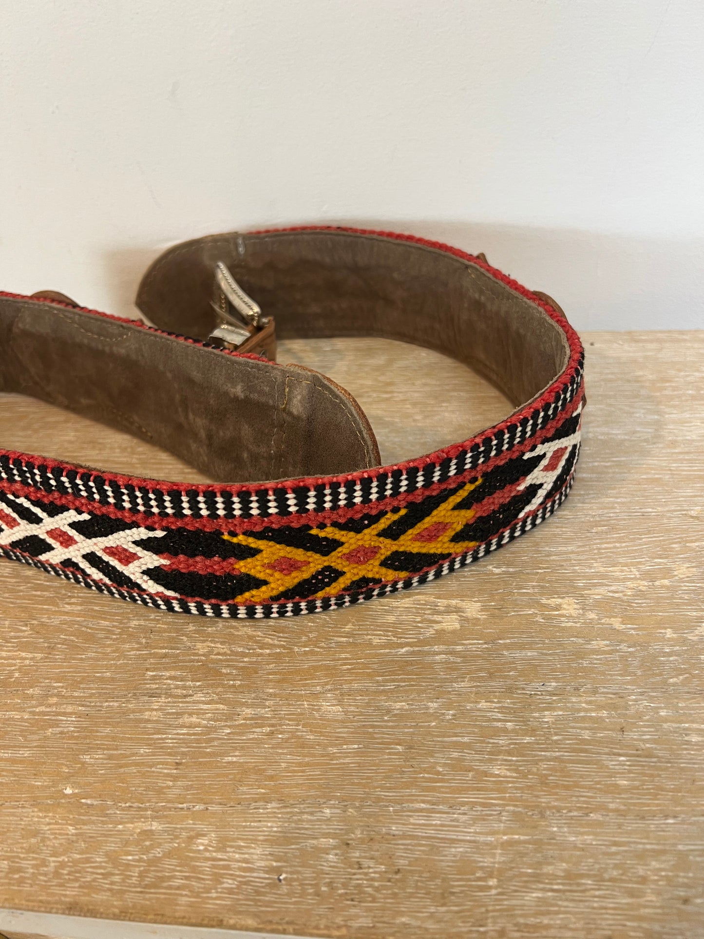 OTHER. Embroidered belt with leather details. TS