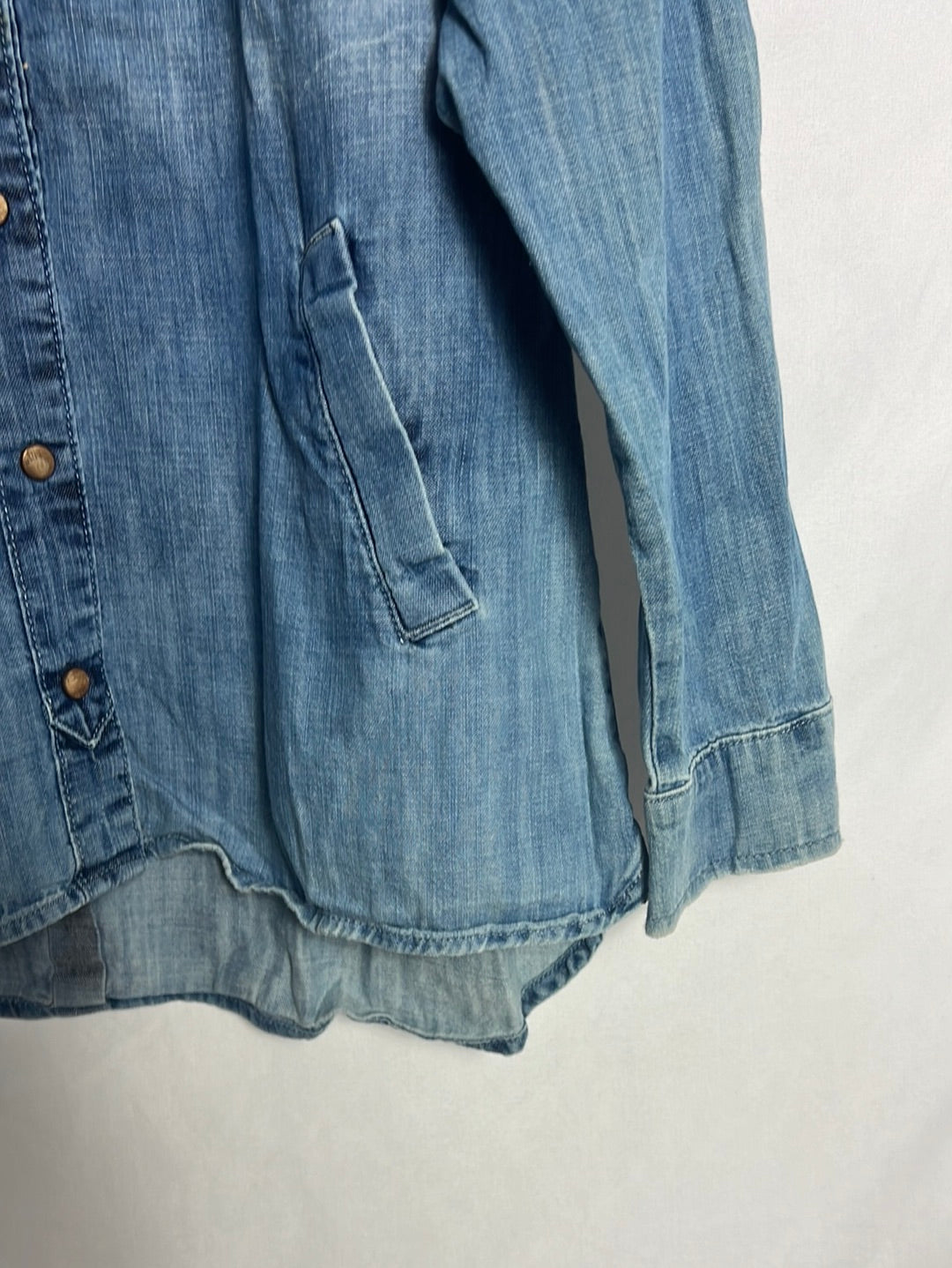 ZARA. Camisa denim bolsillos. T S