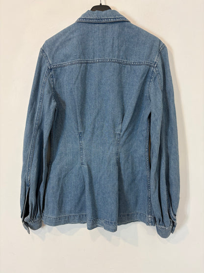 H&M. Sobrecamisa denim abotonada