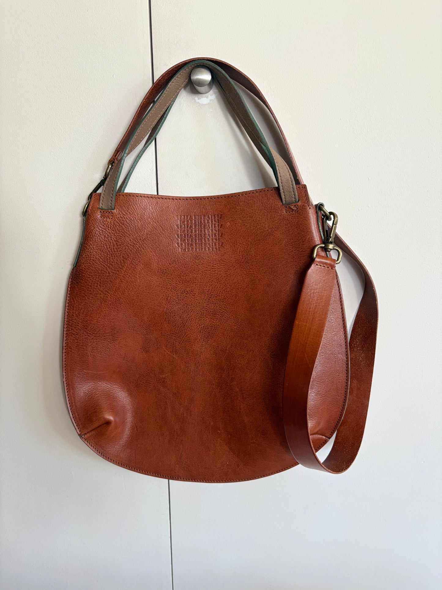 BEATRIZ FUREST. Bolso mediano piel doble sas