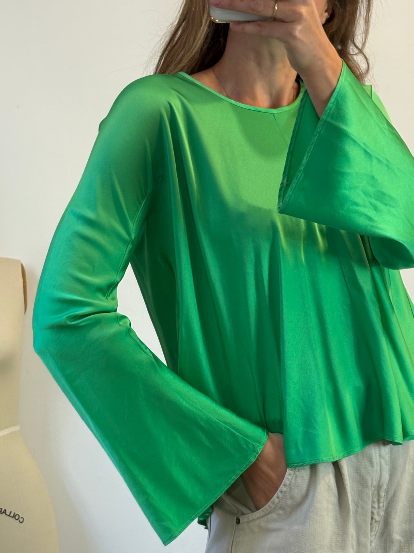 FORTE FORTE. Top seda verde fluido