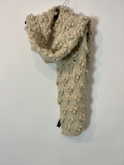 ZARA. Bufanda beige punto grueso. T M