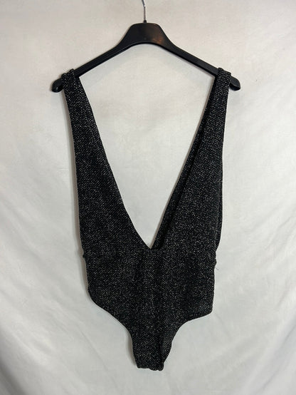 SUBDUED. Body negro hilos plateados escote. T M