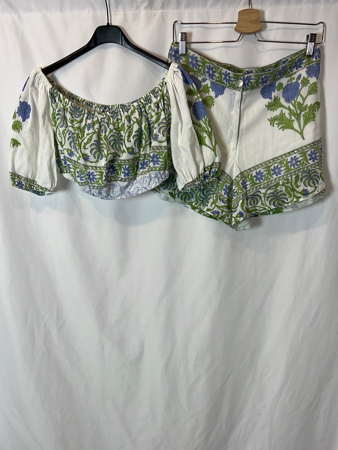 JULIET DUNN LONDON. Bermuda shorts and printed top total look. Size 2 (38)