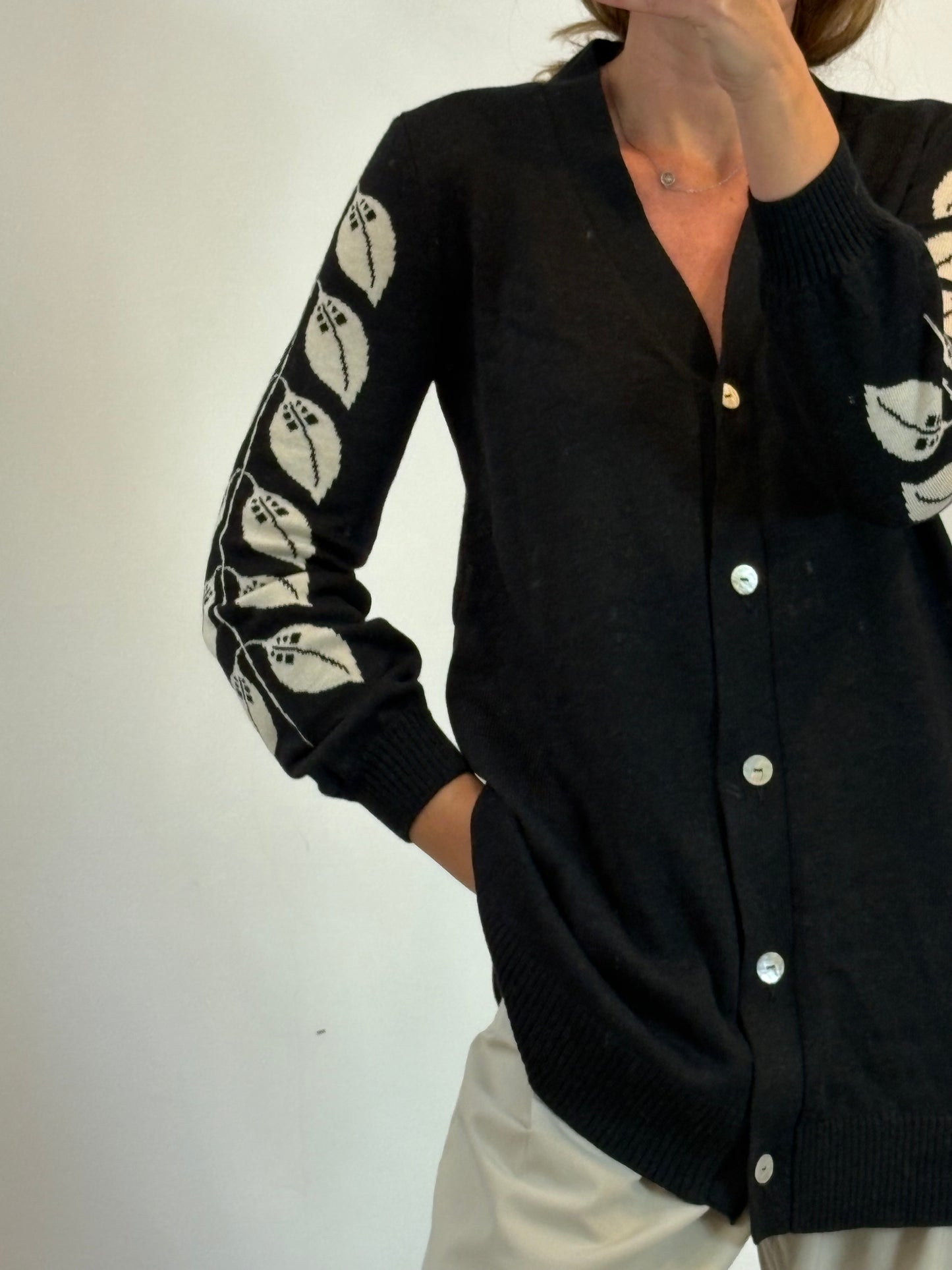 LA CASITA DE WENDY.  Chaqueta lana hojas manga