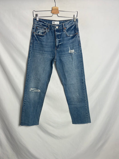 ZARA. Pantalón denim recto rotos. T 36