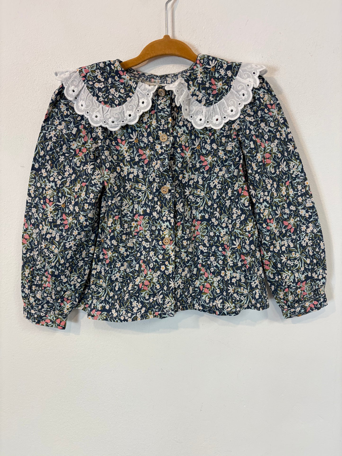 MI CANESÚ. Blusa flores cuello bordado. T 24 meses