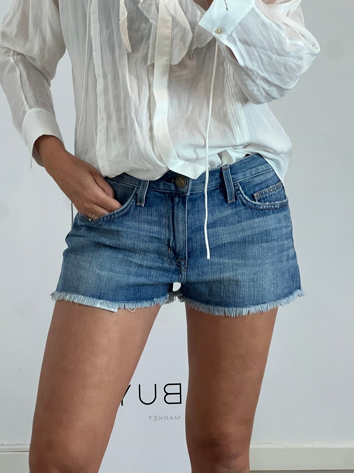 CURRENT ELLIOT. Fringed denim shorts. Size 27 (38)