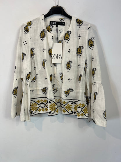 ZARA. Conjunto blanco bordado T.xs