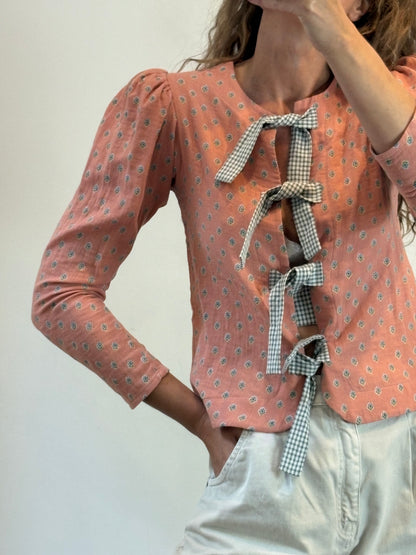 RITAVON. Camisa de algodón con estampado detalle lazo
