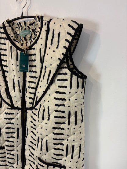 CHERRIES. Flowy purple top. Size XL