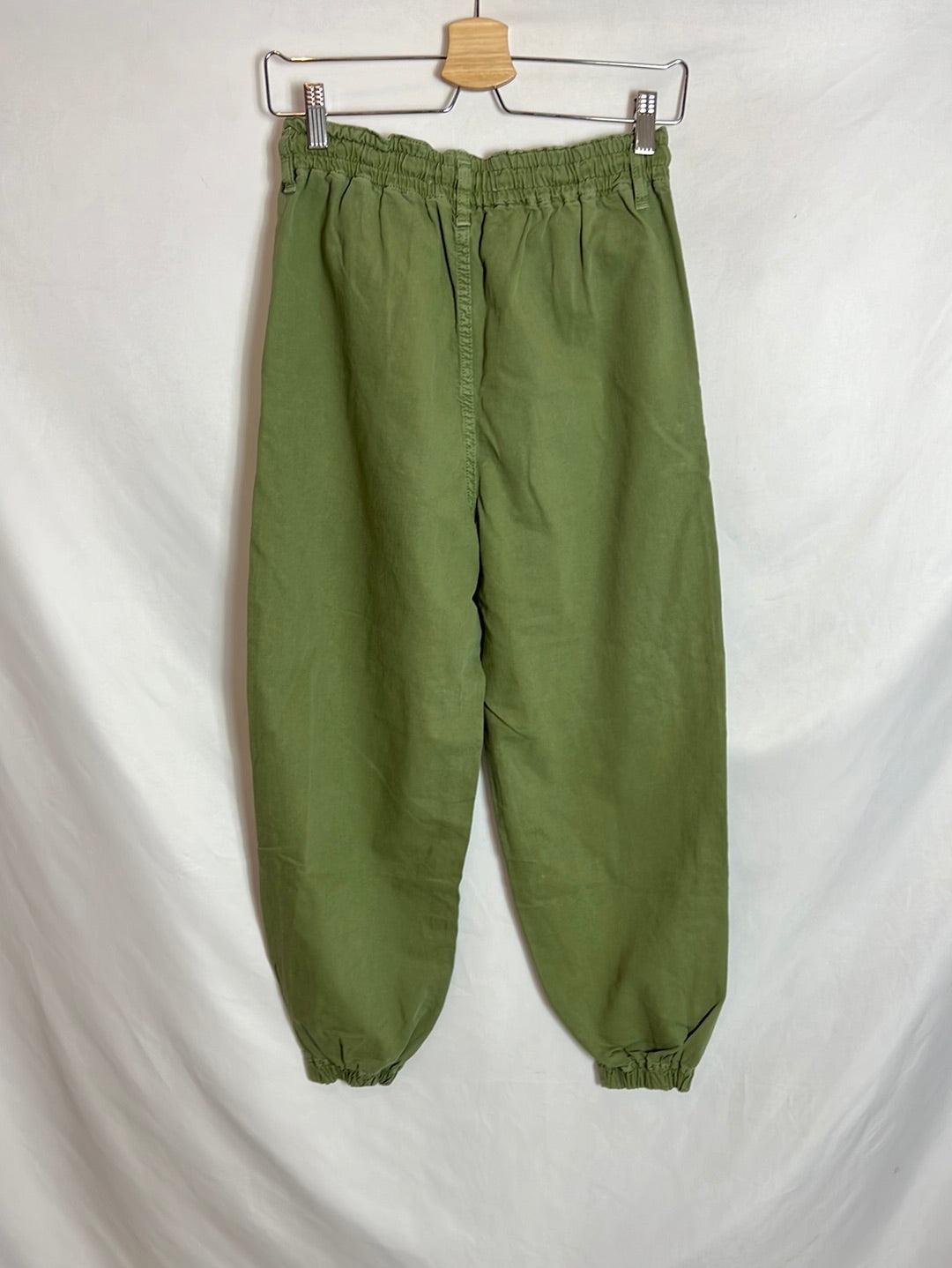 ZARA. Pantalón slouchy verde. T S